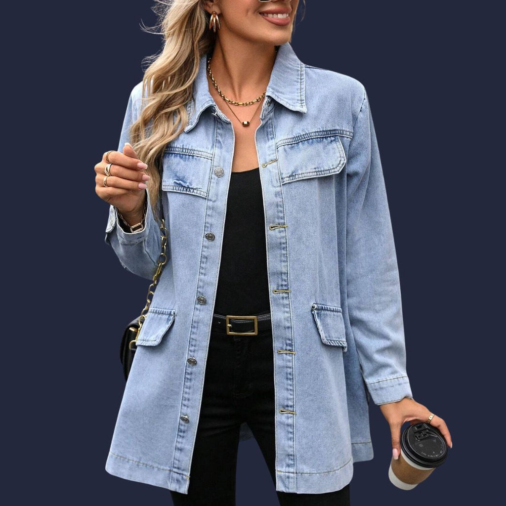 Klara – en sofistikerad jeansjacka i längre modell