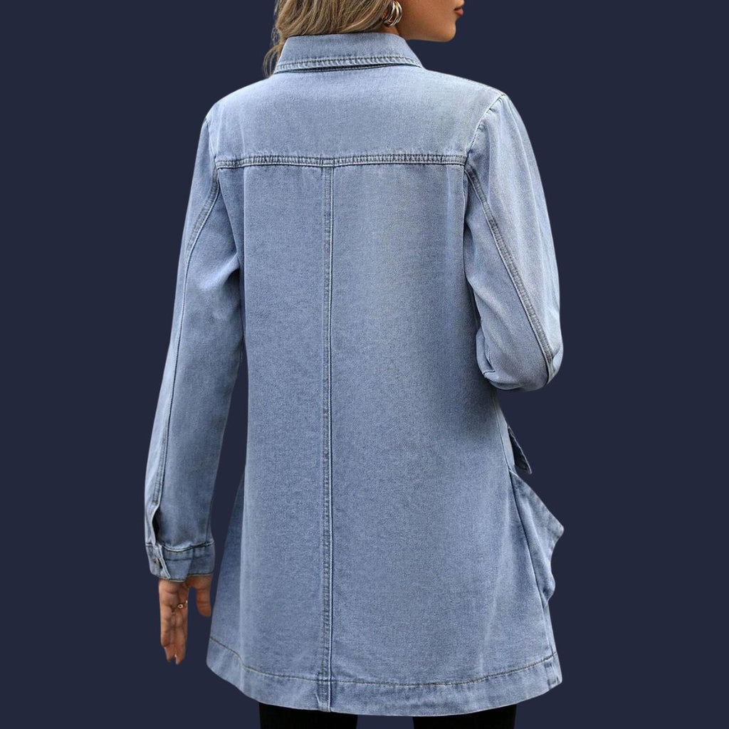Klara – en sofistikerad jeansjacka i längre modell
