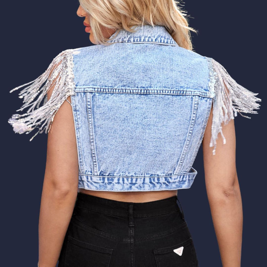 Maja – en statement-jeansväst med glamourösa detaljer